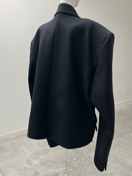 VETEMENTS SS25 CROPPED TAILORED JACKET
