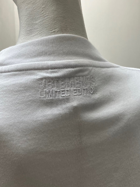 VETEMENTS SS25 OVERSIZED T-SHIRT