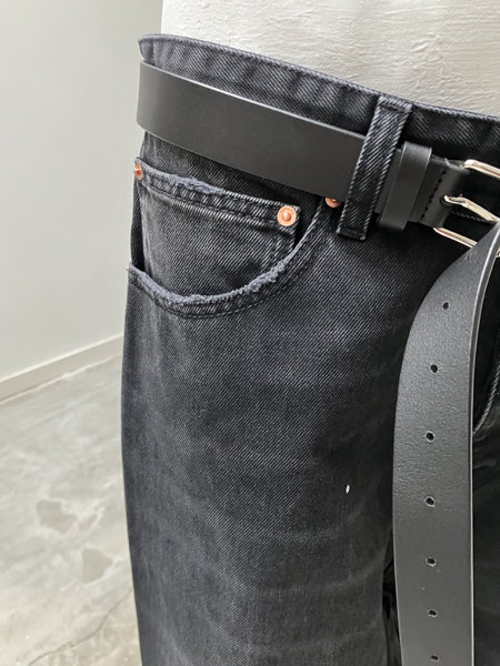 VETEMENTS 26SS Ripped Jeans